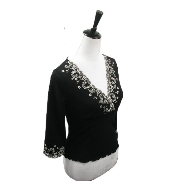 Express Black/White Floral Embroidered 3/4 Sleeve Cropped Top Size Small - Picture 5 of 6